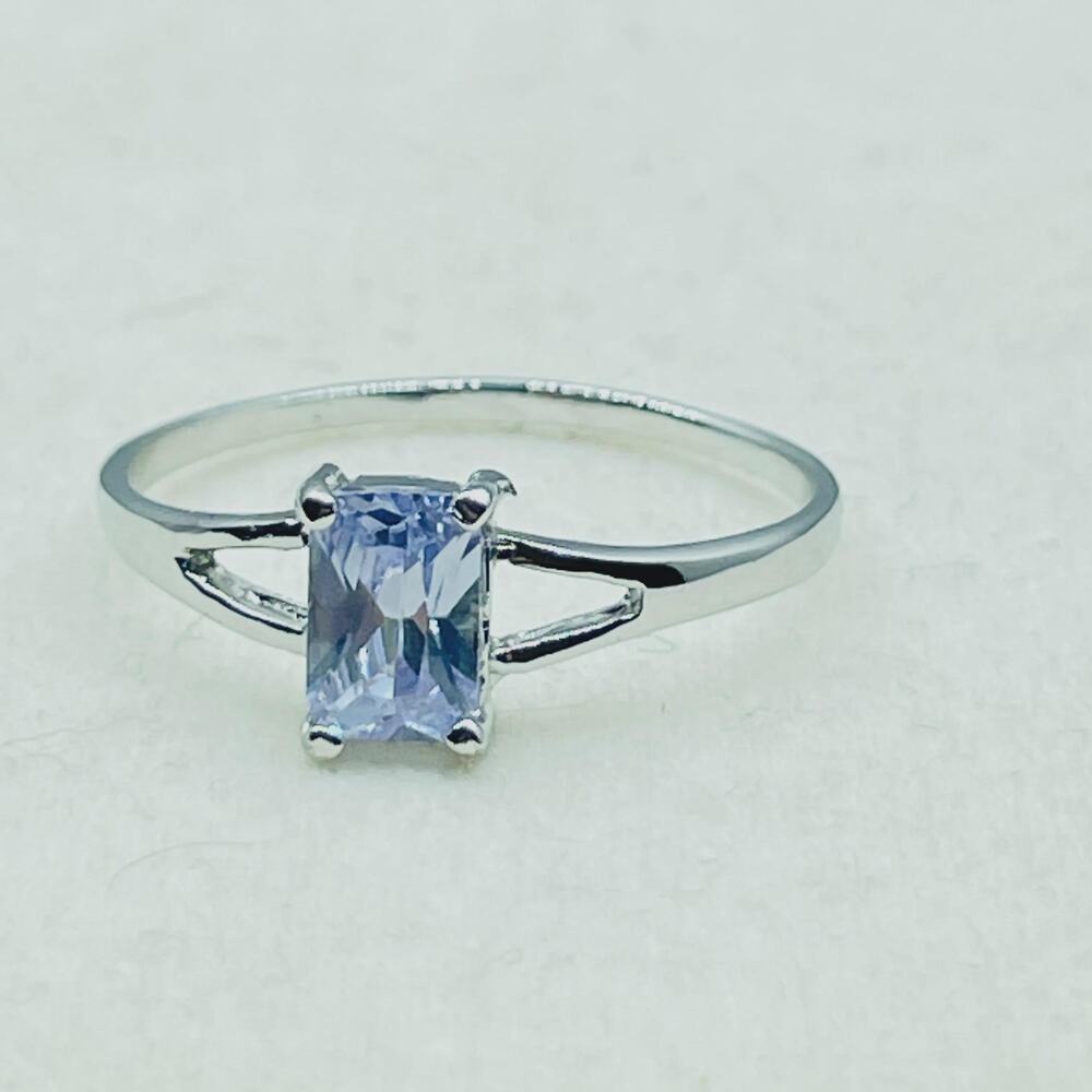 Vintage 925 Sterling Silver Lavender Cubic Zirconia Emerald Cut Solitaire Ring - Picture 8 of 11